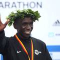 Kipchoge srušio svjetski rekord u maratonu za čak 78 sekundi!