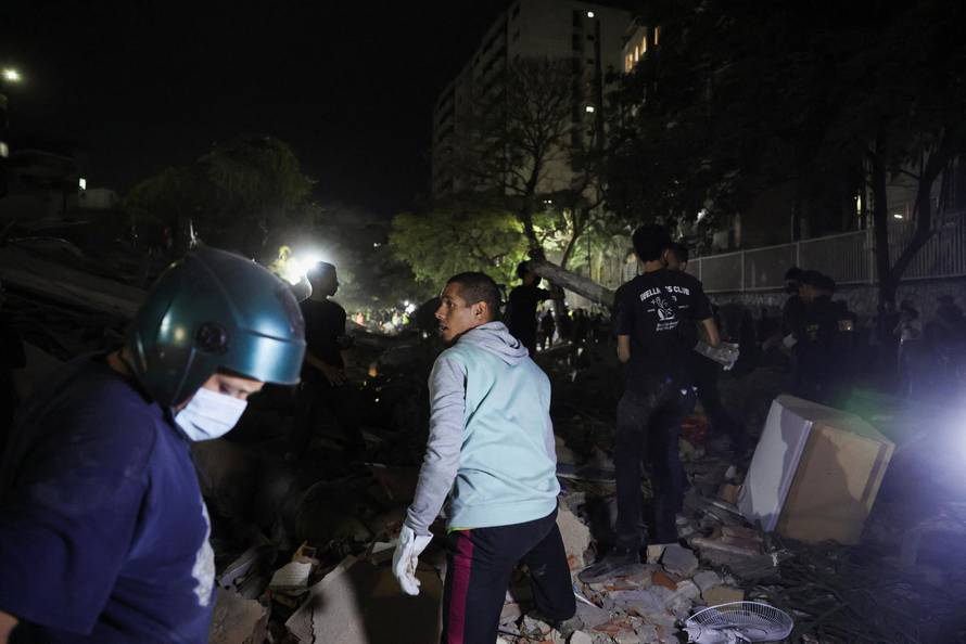 Aftermath of an earthquake in Caracas