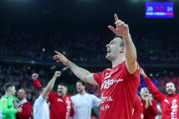 Zagreb: Slavlje rukometaša Hrvatske nakon pobjede nad Francuskom i prolaska u finale Svjetskog prvenstva