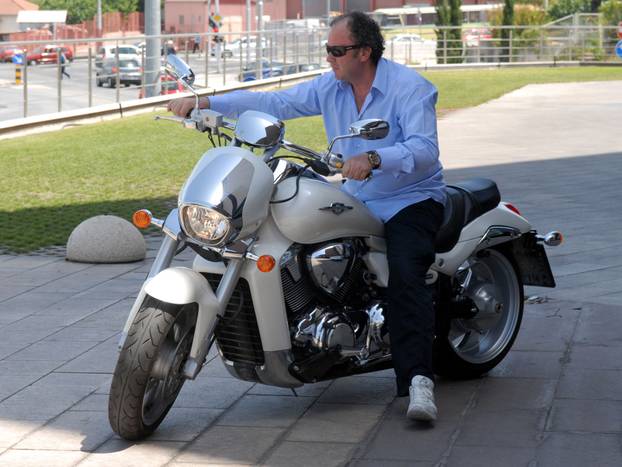Split: Željko Kerum pokazao svoje bikerske sposobnosti na novom Suzukiju