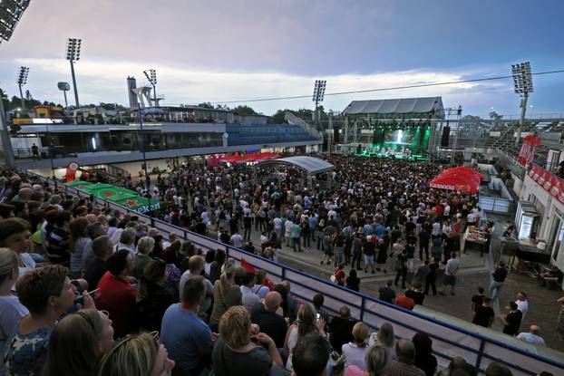 Zagreb: Open air koncert grupe Zabranjeno pušenje povodom 40 godina od objave prvog studijskog albuma