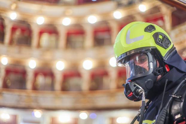 Zagreb: U Hrvatskom narodnom kazalištu održana vježba evakuacije i spašavanja