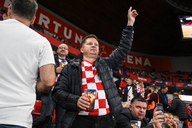 Prag: Atmosfera na tribinama tijekom susreta Češke i Hrvatske u kvalifikacijama za FIFA Svjetsko prvenstvo