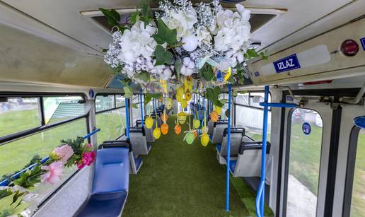 FOTO Uskrsni tramvaj ponovno vozi po Osijeku - pogledajte kako su ga uredili ove godine