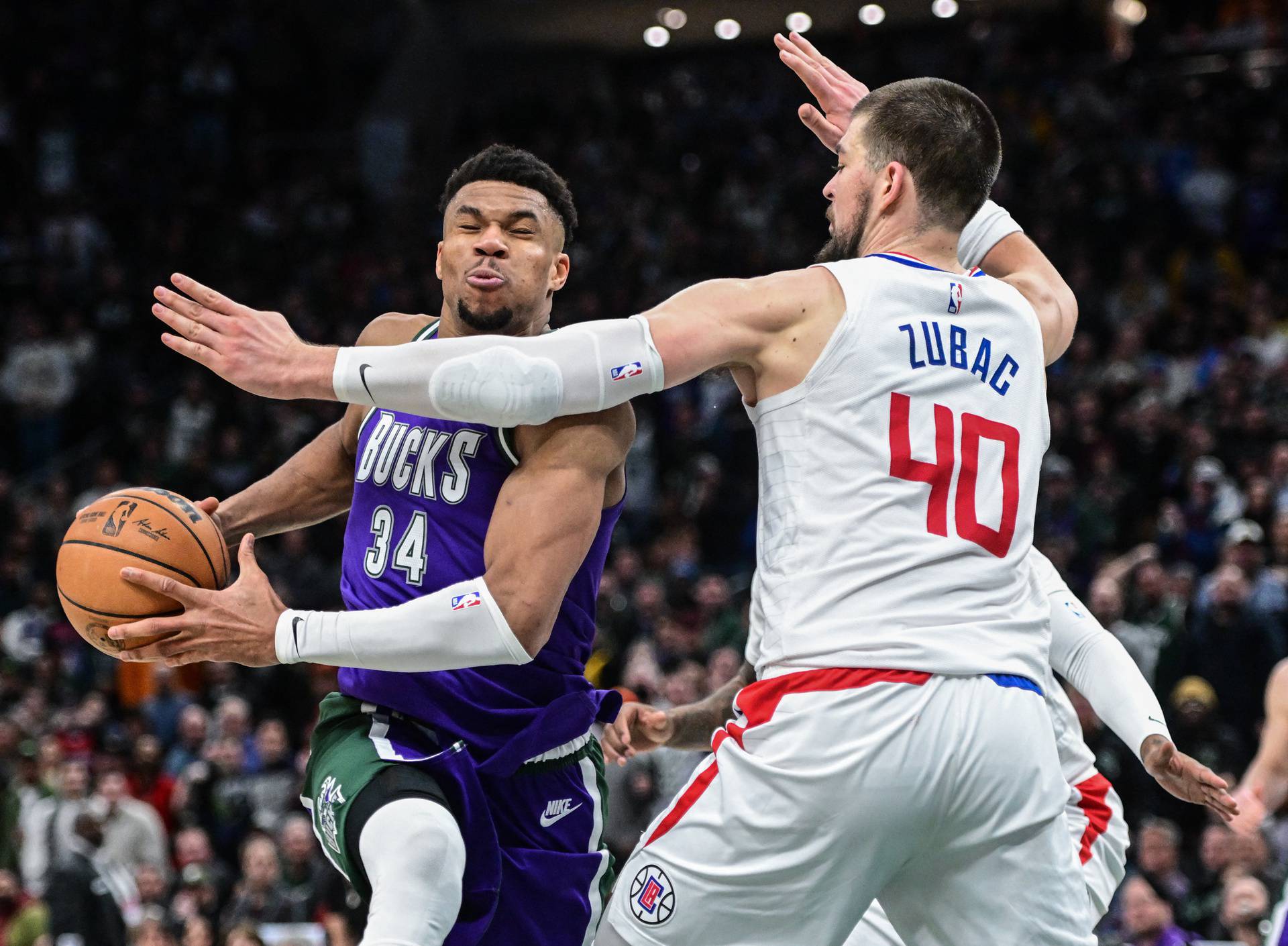 NBA: Los Angeles Clippers at Milwaukee Bucks