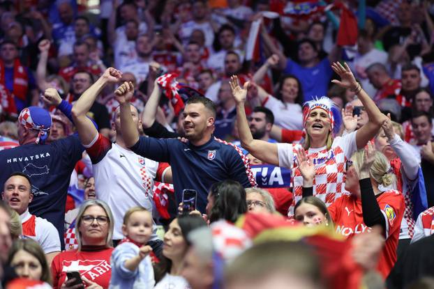 Navijači na utakmici između Islanda i Hrvatske u borbi za treće mjesto EHF Europskog prvenstva