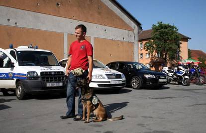 Kuja Beki u kući nasilnika nanjušila gomilu oružja