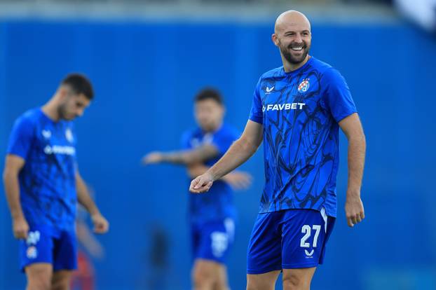 Dinamo i Rudeš sastali se u 3. kolu SuperSport HNL-a, zagrijavanje