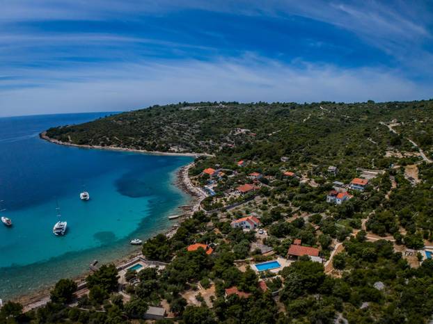 Fotografije iz zraka uvale Krknjaši na Drveniku Velom