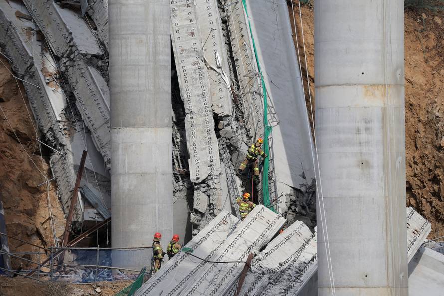 Salvage operation at a collapsed highway construction site in Cheonan