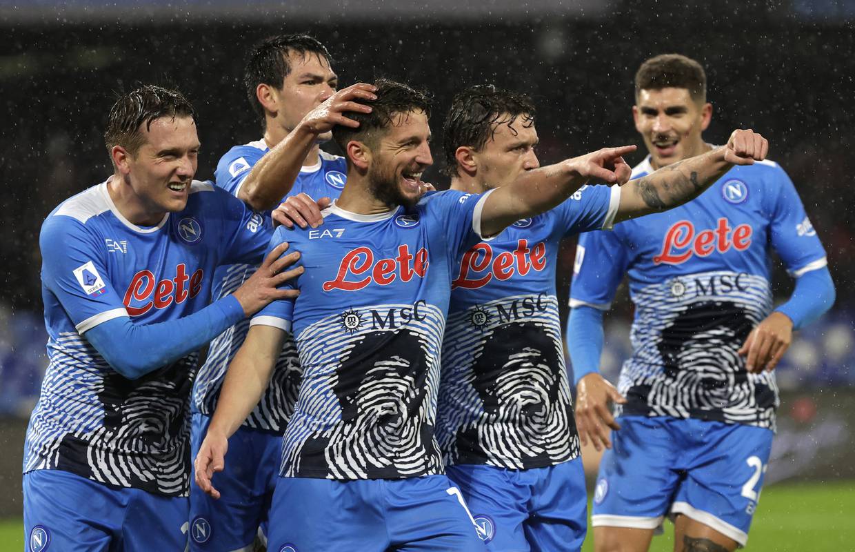 VIDEO Furiozni Napoli isprašio Lazio: Mertens zabio ljepoticu