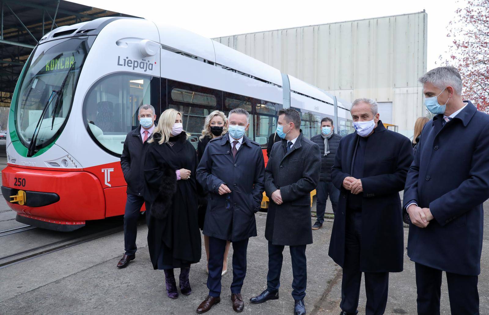 Zagreb: Končar isporučio prvi od šest niskopodnih tramvaja za Republiku Latviju