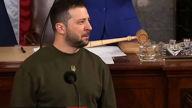 VIDEO Zelenski u borbi s emocijama, skoro zaplakao nakon uzvika 'Slava Ukrajini'
