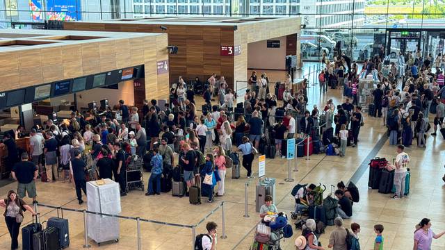 Global Outage at Berlin airport BER