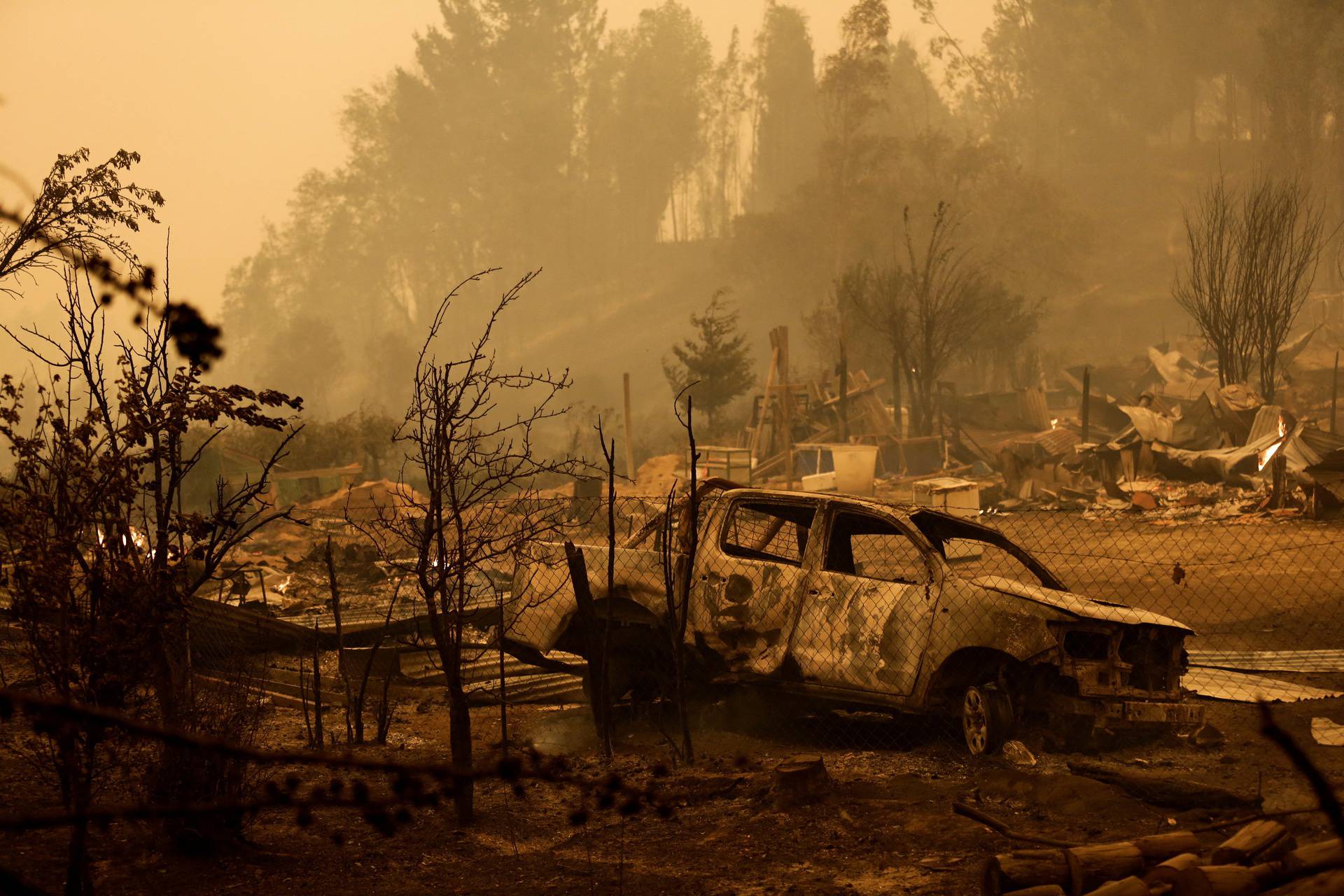 Wildfire burns parts of rural areas in Santa Juana