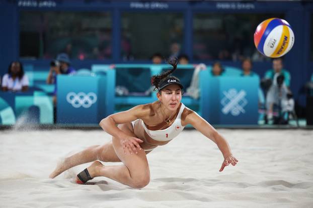 Beach Volleyball - Women's Gold Medal Match - Brazil vs Canada (Ana Patricia/Duda vs Melissa/Brandie)