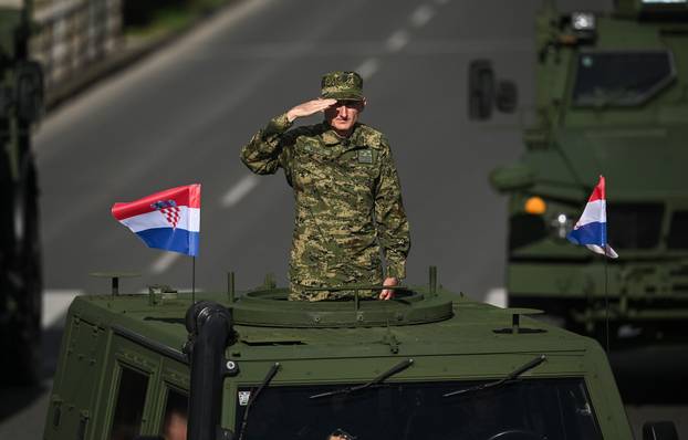 Zagreb: Svečani vojni mimohod u povodu 30 godina VRO Oluja