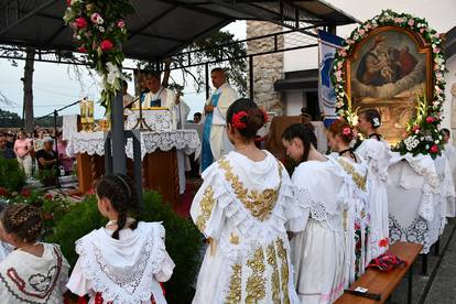 FOTO Misa za hodočasnike u svetištu Majke Božje Kloštarske