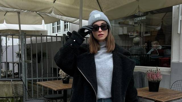 'Beanie' kapa sivog tona: Chic dizajn inspiriran devedesetima