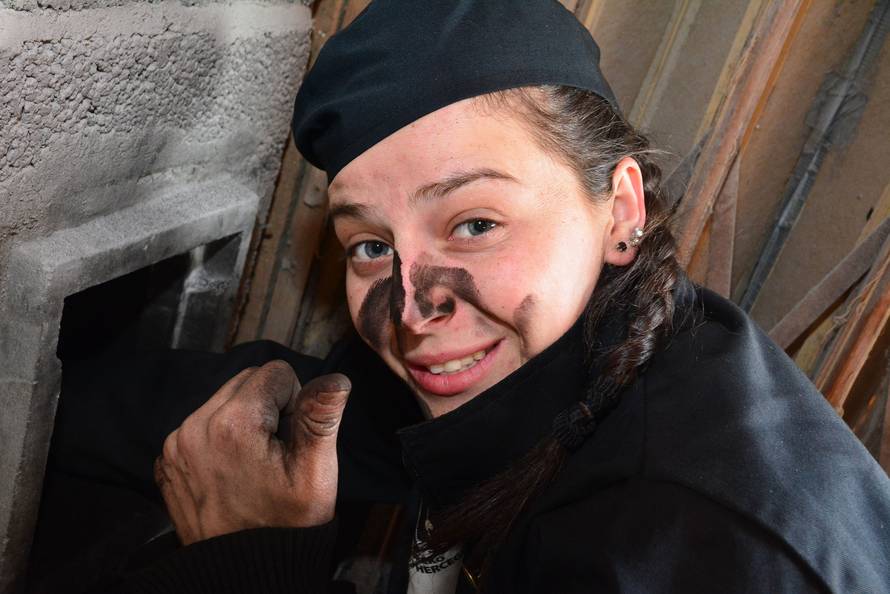 Djevojka s čarobnom četkom: U dimnjaku pronašla  tri kg zlata