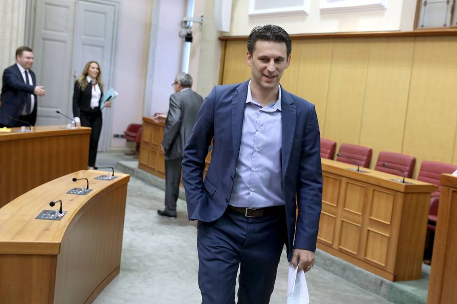 Zagreb: Sabor poÄeo raspravu o mirovinskoj reformi