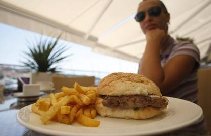 Eksplozija cijena na Jadranu: Hamburger košta čak 140 kuna
