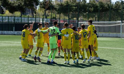 Uvertira u derbi: Pioniri Dinama izbacili 'bile', a juniori pobijedili Osijek i osigurali finale Kupa