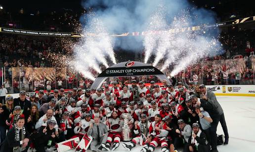 Carolina Hurricanesi drugi put u povijesti osvojili Stanley Cup