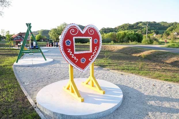 Otvoren Park tradicijskih igračaka u Tuhelju