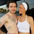 Brooklyn Beckham i supruga Nicola ljetuju kod Eltona Johna, a David i Victoria su u blizini