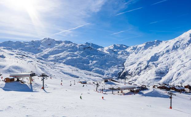 Valley view of Val Thorens. Village of Les Menuires.  Lower  lif