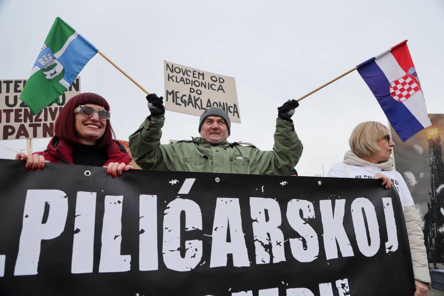 Zagreb: Prosvjed protiv kompleksa industrijskih megafarmi i klaonica peradi u Sisačko-moslavačkoj županiji