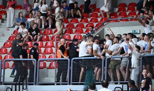 FOTO Veliki neredi na tribinama u Dra&zcaron;enovu domu. Finale je kratko prekinuto zbog navija&ccaron;a