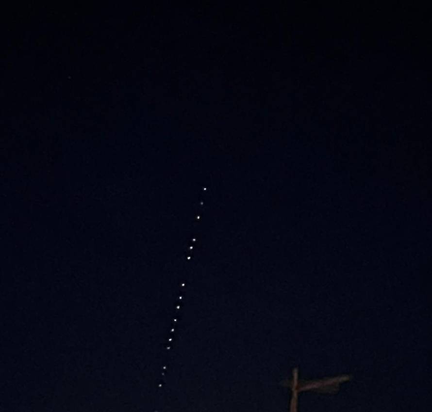 Što to leti iznad Zagreba? 'Ti objekti idu jedan za drugim pa nestanu!' Evo o čemu se radi...