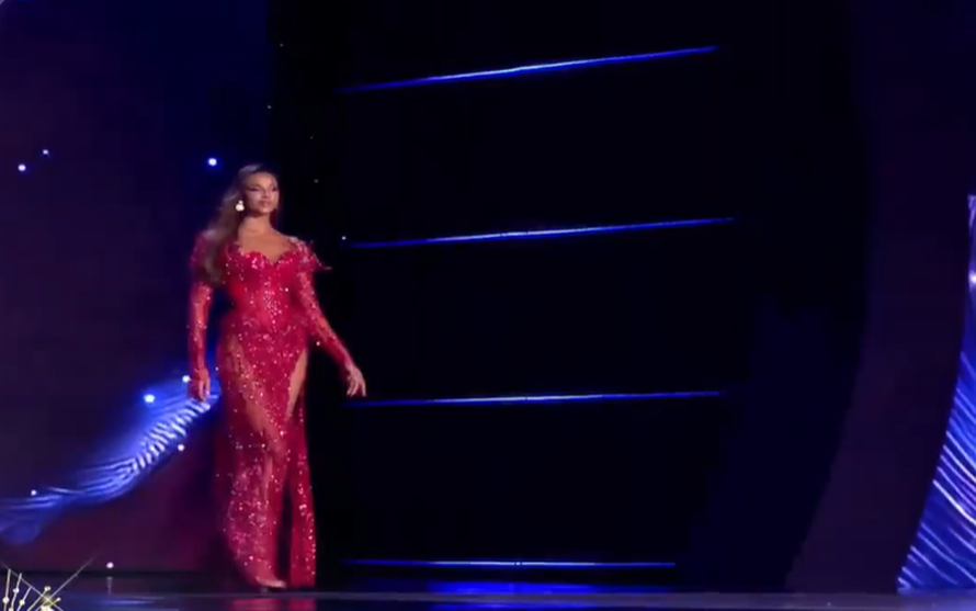 Laura Gnjatović objavila video sebe u badiću: Prošetala je i u raskošnoj večernjoj haljini...