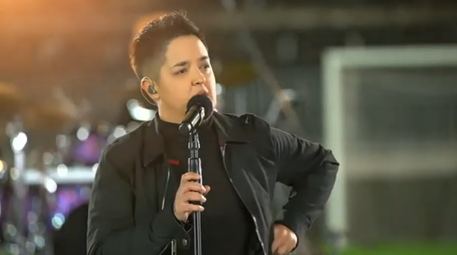 Bez publike na stadionu: Čitala je želje obožavatelja pa pjevala