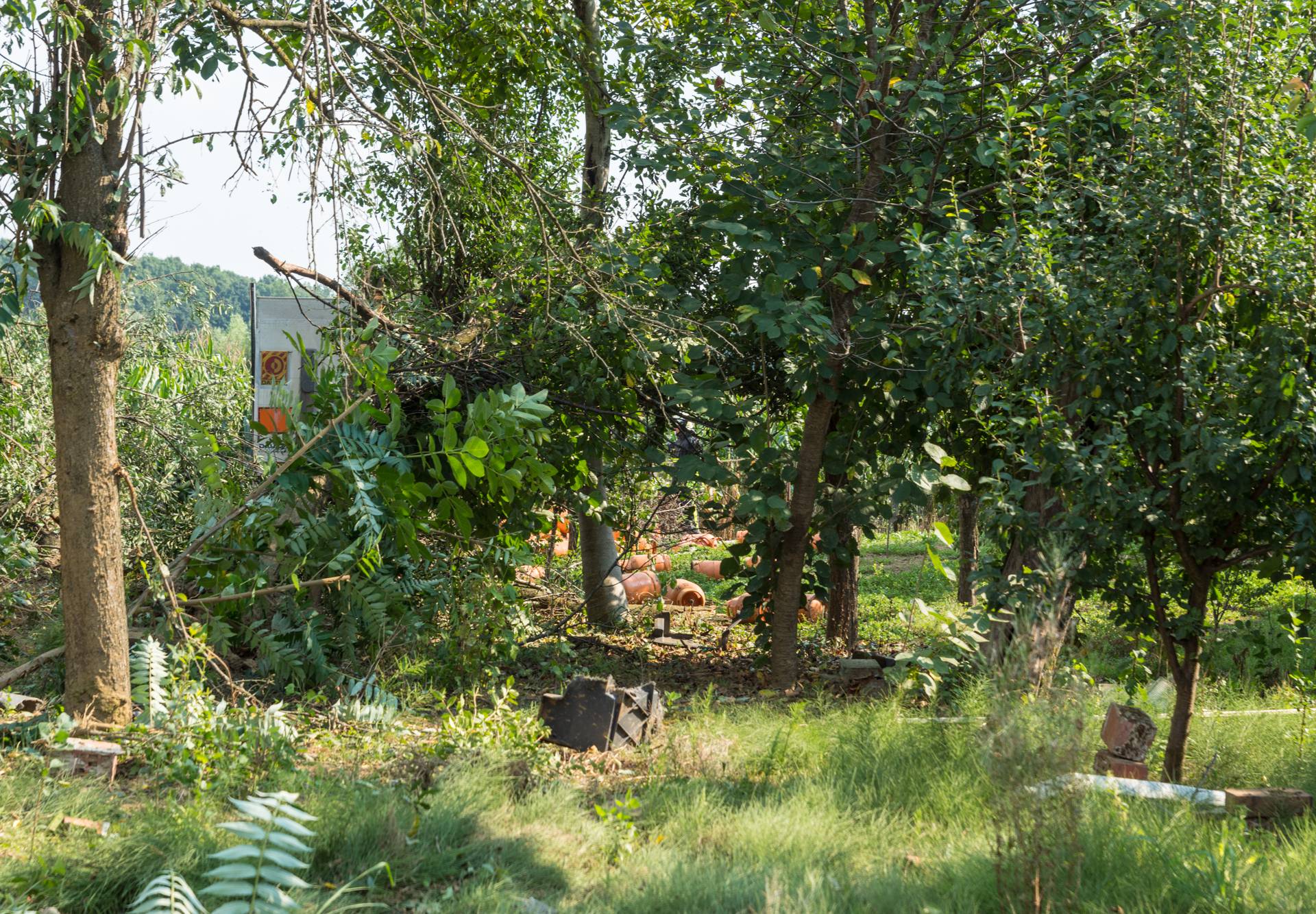Kamion s 300 plinskih boca je uništio voćnjak kraj Bjelovara