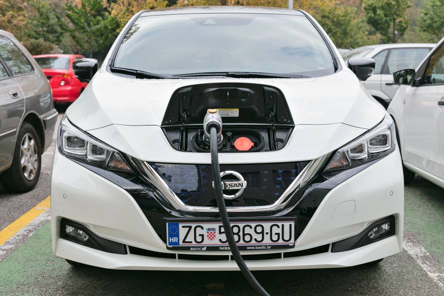 Nissan Leaf na testu: Bio bi savršen da nema tri 'problema'