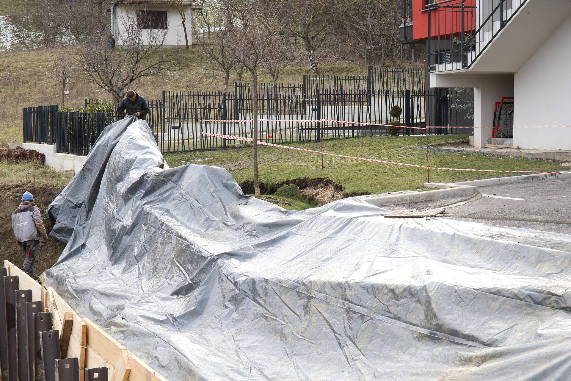 Zagreb: U Gornjem Vrapču došlo do aktivacije klizišta