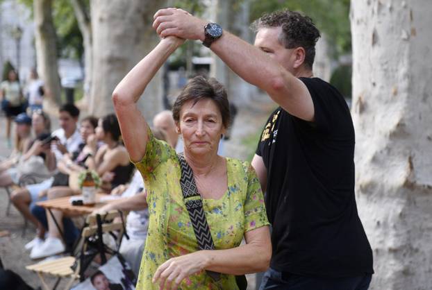 Zagreb: Plesnjak na Zrinjevcu