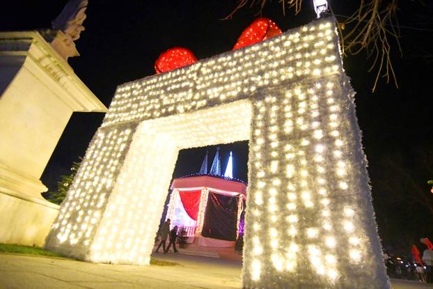 Bjelovar: Grad nikad ljepši u blagdanskom ruhu, a i advent je naraskošniji ikad