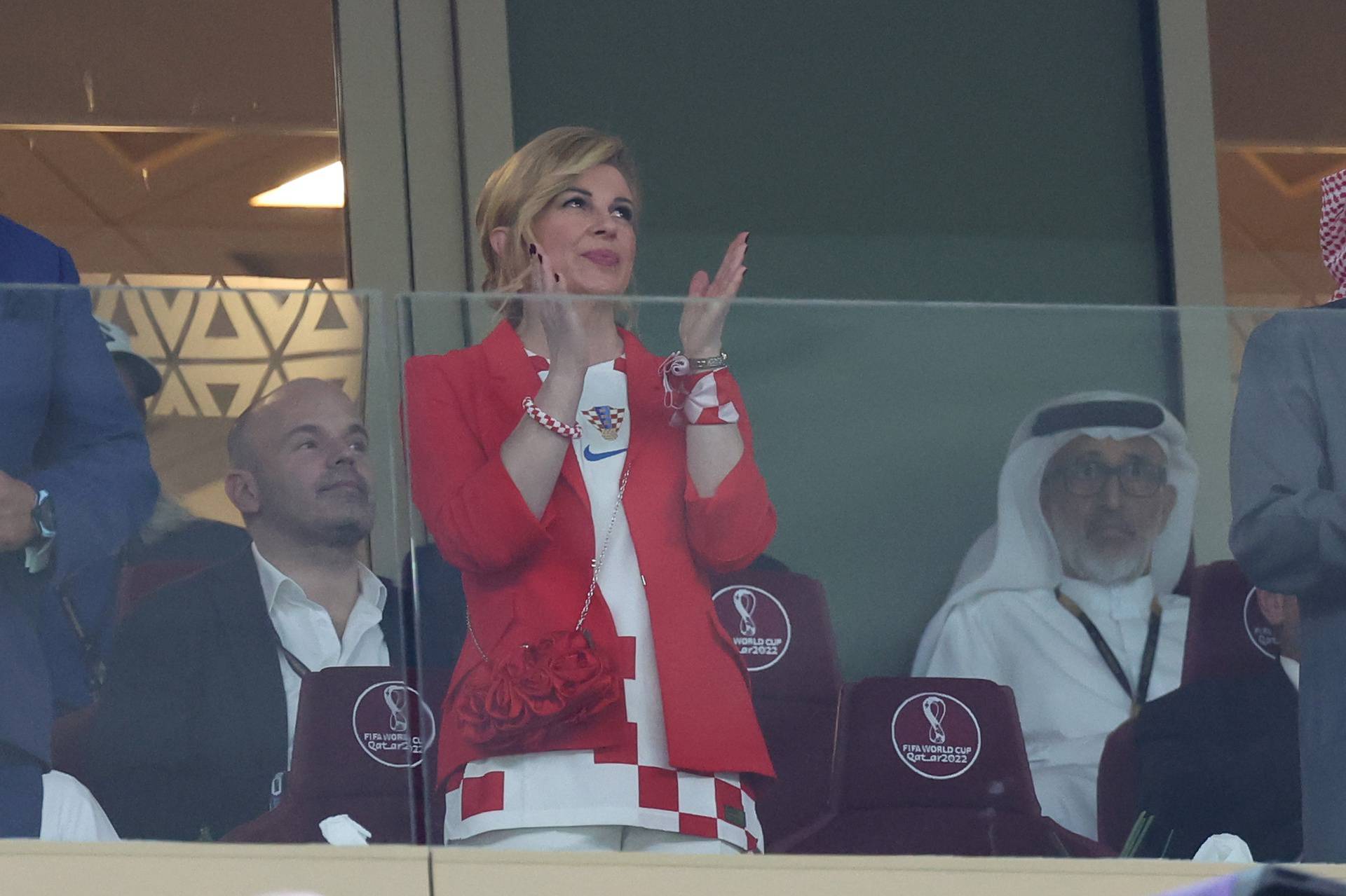 KATAR 2022 - Kolinda Grabar Kitarović s visokom uzvanicima u svečanoj loži za vrijeme utakmice Hrvatske i Argentine u polufinalu Svjetskog prvenstva