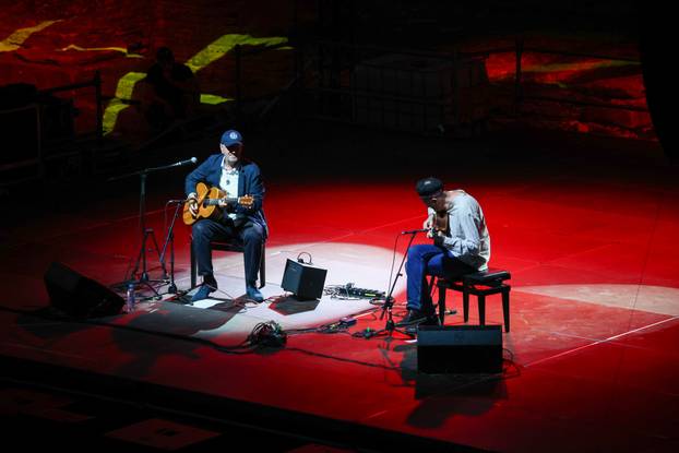 Pula: Vlatko Stefanovski I Miroslav Tadic odrzali su koncert u malom rimskom kazalistu