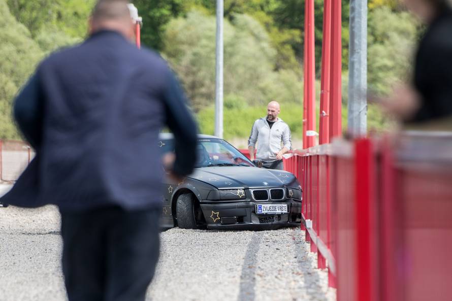 Nives Celzijus slupala je BMW: 'Skoro sam ostala bez glave'