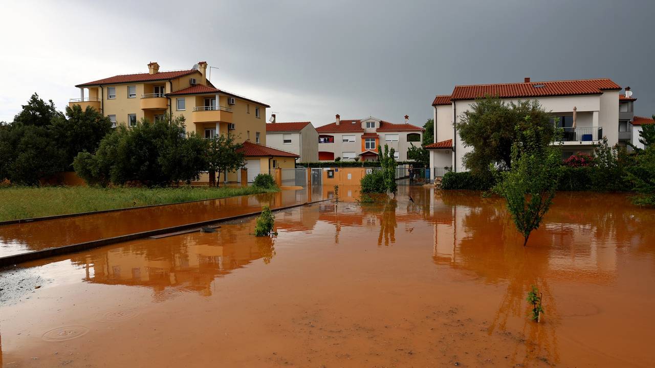 FOTO Kaos u Istri nakon jakog nevremena: Ulice Medulina i Ližnjana završile pod vodom!