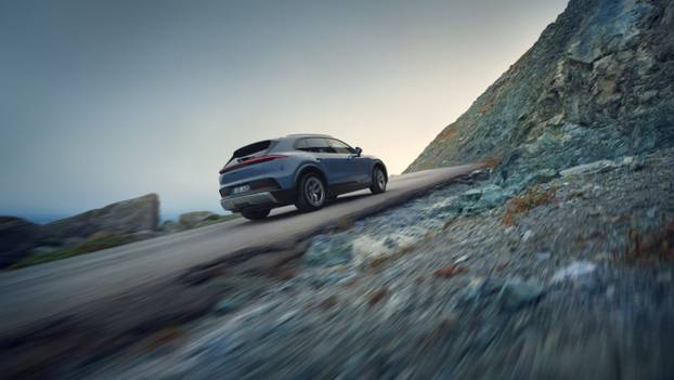 FOTO Porsche predstavio zvijer na struju: Treća izvedba stiže između baznog i Turbo modela