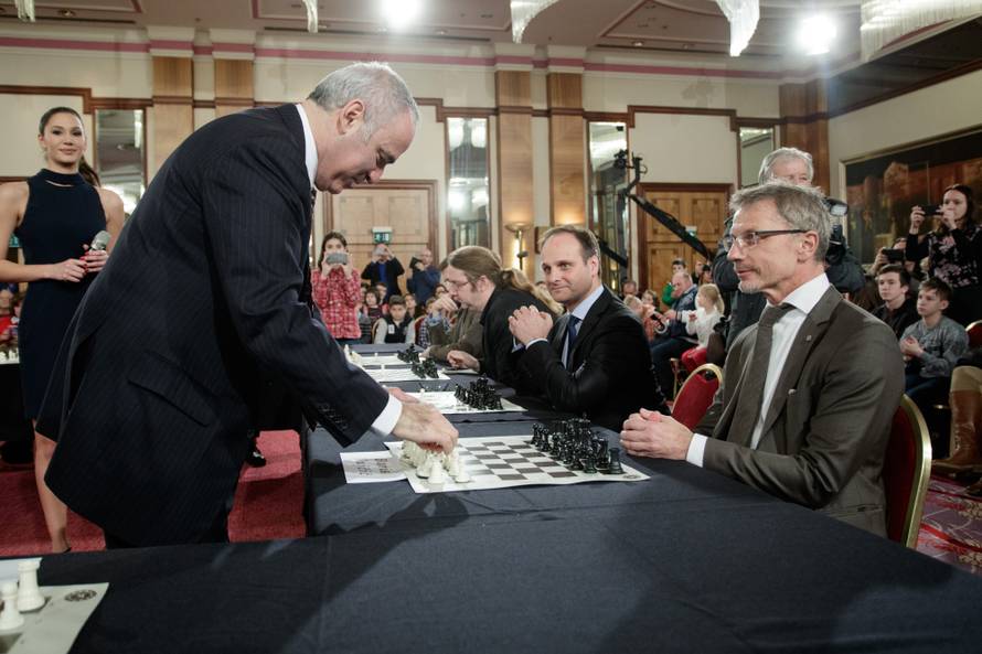 Ćiro, Šeks i Martin pokušali se suprotstaviti Gariju Kasparovu