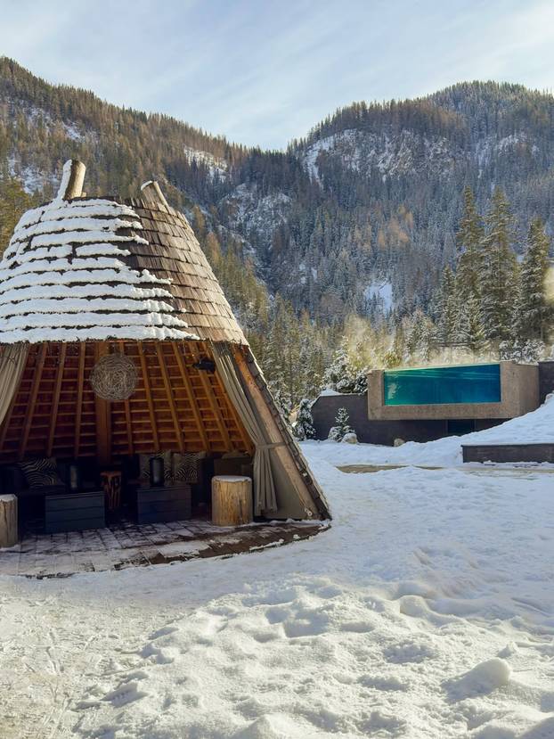 FOTO Ovo je najljepši bazen na Alpama: Topao je, proziran i ima pogled na Dolomite