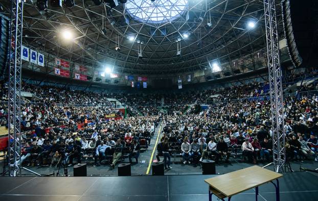 Zagreb:  Ekipa Večernje škole na oproštajnoj turneji  u rasprodanoj Ciboni