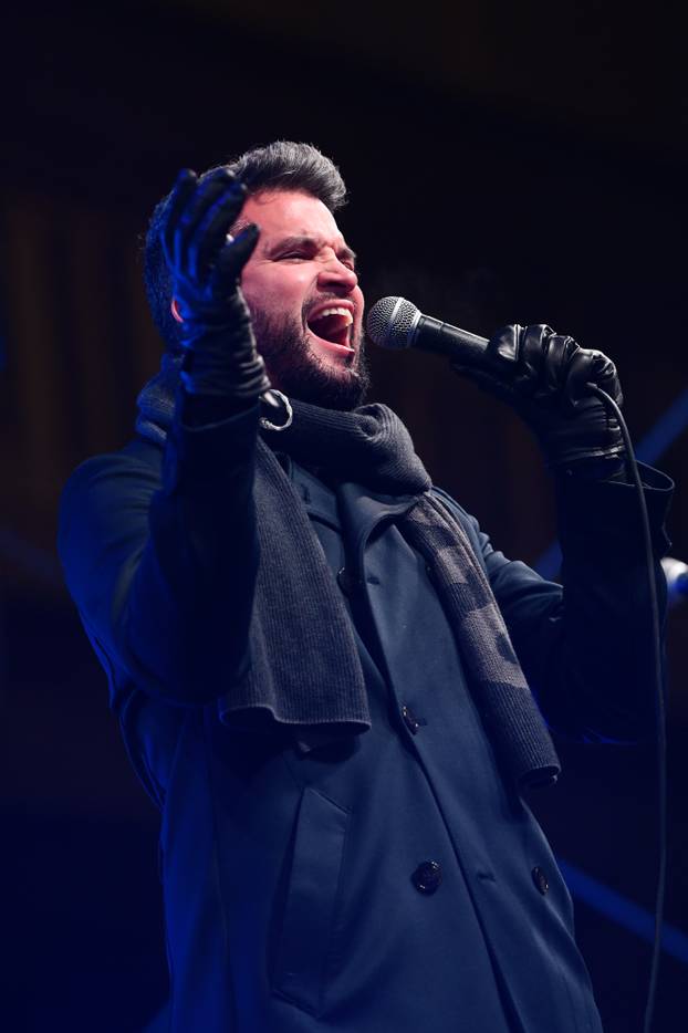 Zagreb: Koncert Želim život, zaklade Ana Rukavina na glavnom gradskom trgu